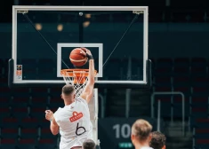 Latvijas basketbola izlase pirms Eiropas čempionāta tikusi pie vēl vienas mājinieku priekšrocības