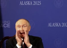 Šveice sola nearestēt Putinu, ja viņš atlidos uz miera sarunām. Pirms tam tur netraucēti ieradās sankcijām pakļautās Krievijas amatpersonas