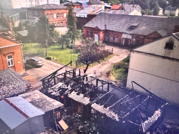 В Резекне сгорел сарай вместе с запасами дров на зиму.