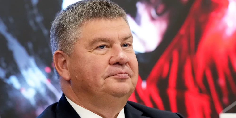"Latvijas gāzes" valdes priekšsēdētājs Aigars Kalvītis skaidro, ka "Energy Investments" plāno atpirkt vairumu "Latvijas Gāzes" akciju.
