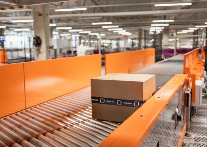 Trampa ieviesto muitas tarifu dēļ "Omniva" uz laiku aptur sūtījumu piegādi uz ASV