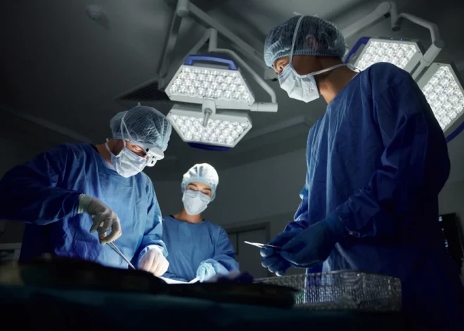 "Упс, капельница была не вам": пациенты делятся странными ошибками и шутками латвийских медиков