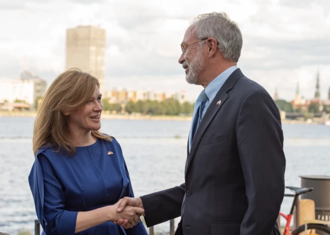 "ASV spēku klātbūtne Latvijā ir būtisks mūsu drošības stūrakmens," norāda Kalniņa-Lukaševica