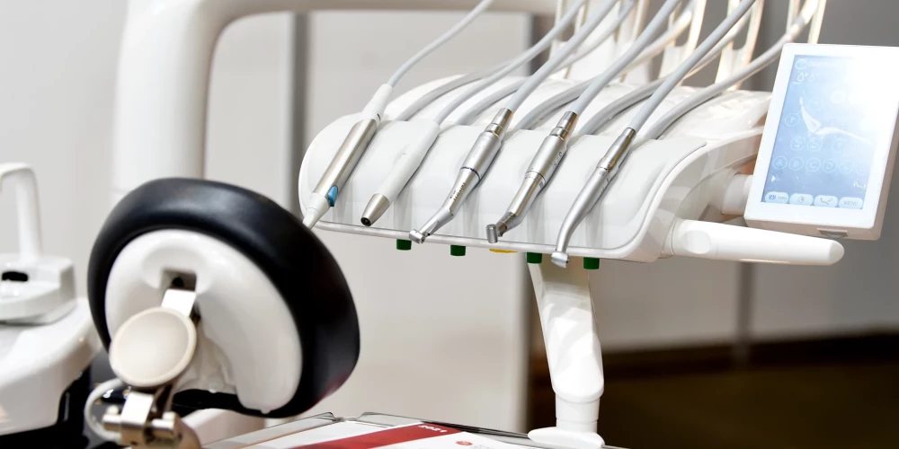 Специалисты объясняют, что главная причина столь длинных очередей — ограниченные ресурсы: не хватает как врачей, так и финансирования.