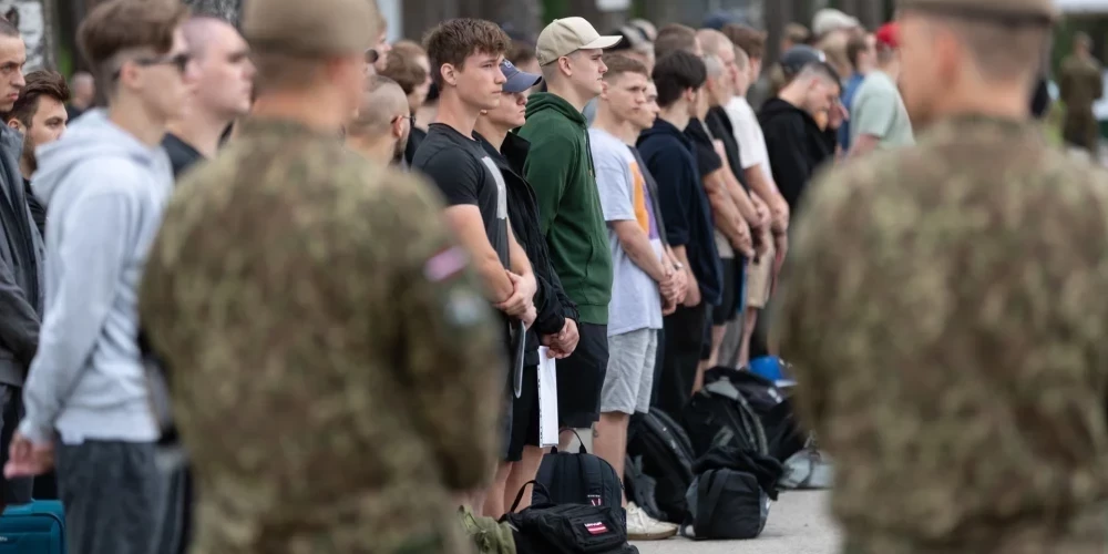 До сих пор военная полиция никого из призывников не доставляла на место службы принудительно.