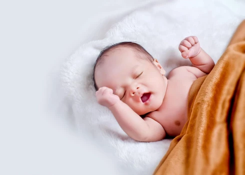 В Риге изменили правила выплат за новорожденных.