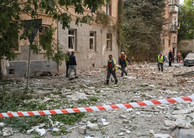 Krievija uzbrūk Ukrainas rietumu pilsētām – daudz cietušo