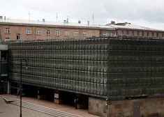 В Риге открылась выставка, которая показывает, что Вторая мировая война для Латвии закончилась в 1994 году