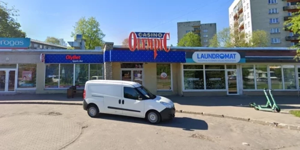 Pašreizējā vietā atrodas vienstāvu ēka, kurā darbojas veikals, ēdināšanas iestāde un azartspēļu zāle. Esošā ēka tiks nojaukta.