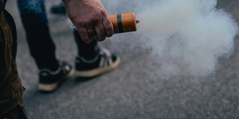 (Ilustratīvs foto) Ālēšanās pilsētā beidzas ar nepatikšanām gan jaunietim, gan mātei.