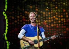 "Coldplay" koncertā iemūžinātā krāpšana: Mārtins atklāj, vai turpinās izmantot "skūpstu kameras"