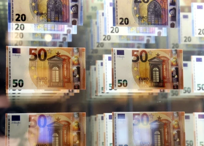 Latvijas nodokļu ieņēmumi pirmajā pusgadā teju sakrīt ar plānoto
