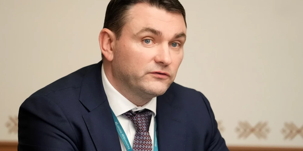Iepriekšējais EM valsts sekretārs Edmunds Valantis amatu atstāja jūnija vidū. 