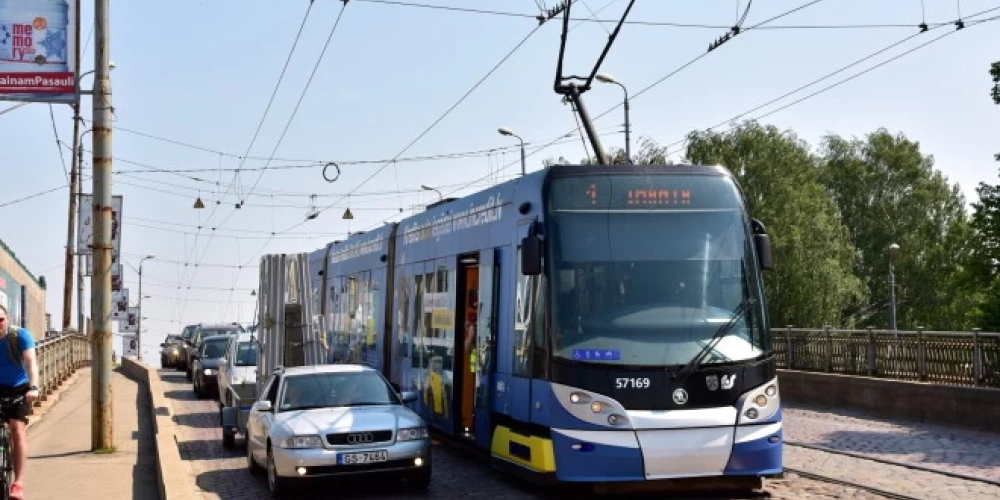 Noslēdzoties aktīvajai atvaļinājumu sezonai un sākoties mācību gadam, gaidāmas izmaiņas 1. tramvaja kustībā.