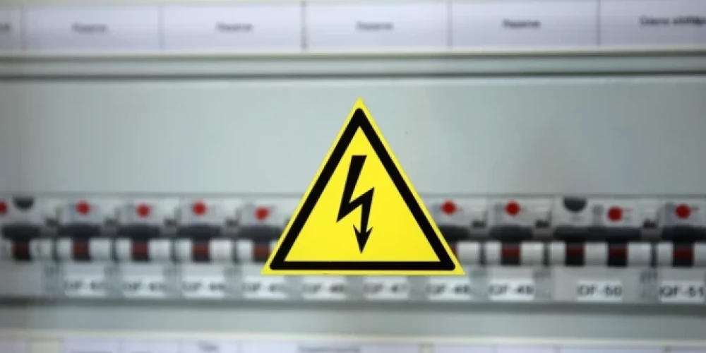 Elektroapgādes pārrāvuma iemesli tiek skaidroti.