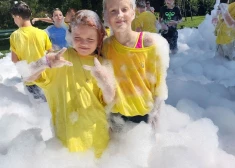 Ukrainas bērni no Žitomiras apgabala izbauda mierpilnas vasaras dienas Iecavā. FOTO