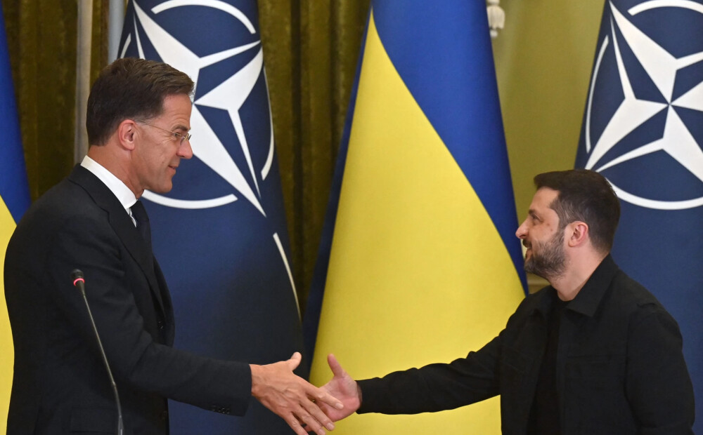 NATO ģenerālsekretārs Marks Rute sola Ukrainai drošības garantijas divos līmeņos