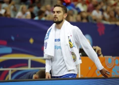 Čehijas basketbolisti uz Rīgu dosies bez savas zvaigznes, saspēles vadītāja Satoranska