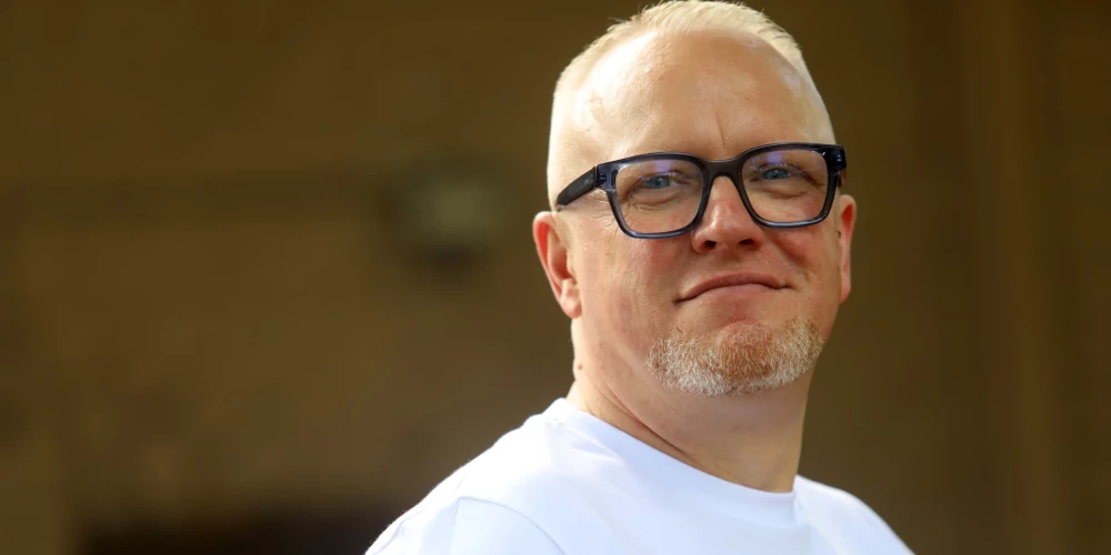 Edijs Klaišis ir radošā centra "Open" vadītājs, palīdz grūtībās nonākušiem jauniešiem.