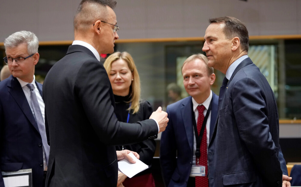 Polijas un Ungārijas ārlietu ministri apmainās ar indīgām piezīmēm, kad Putinam draudzīgā Ungārija palikusi bez krievu naftas