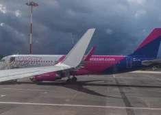 ВИДЕО: паника на рейсе Wizz Air - самолет попал в сильную турбулентность, после чего совершил экстренную посадку