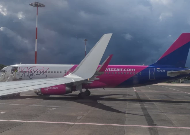 ВИДЕО: паника на рейсе Wizz Air - самолет попал в сильную турбулентность, после чего совершил экстренную посадку