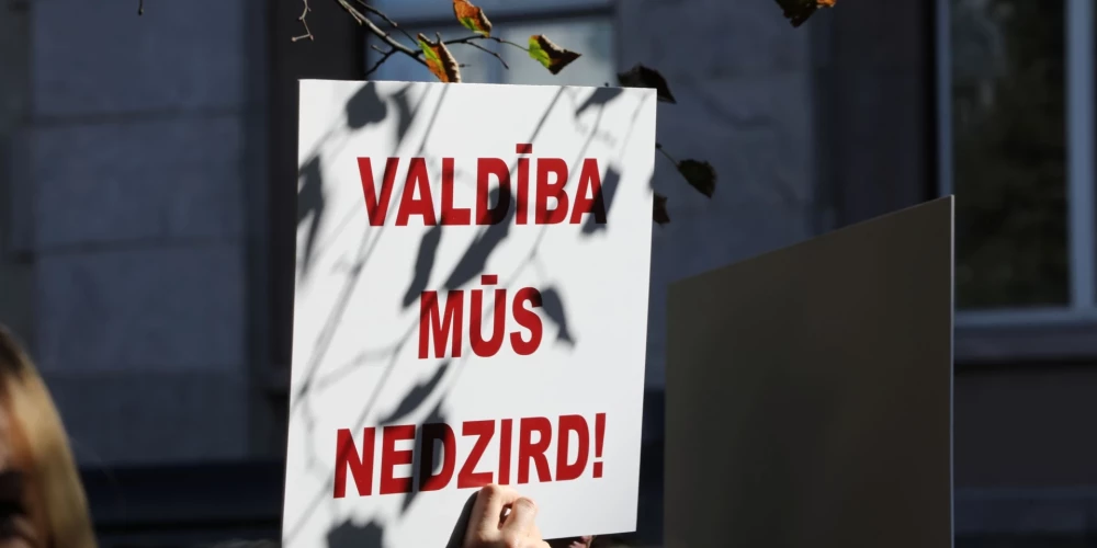 Tiek norādīts, ka, lai uzlabotu ārstēšanas pieejamību, ir jāpalielina mediķu algas.
