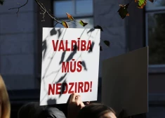 Mediķu arodbiedrība gatava sākt pirmsstreika procedūru, ja valdība veselības nozarē necels algas