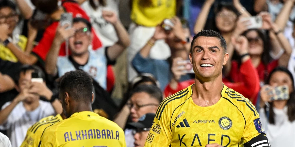 Krištianu Ronaldu guvis 100 vārtus četru klubu sastāvā.