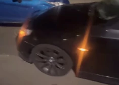 VIDEO: BMW vadītājs Kalnciema ielā izraisa avāriju un aizbēg no notikuma vietas