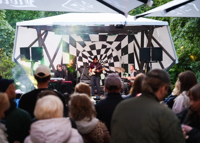 "Daydream Jazz" festivāls K.K. fon Stricka villas pagalmā (foto: Juris Rozenbergs)