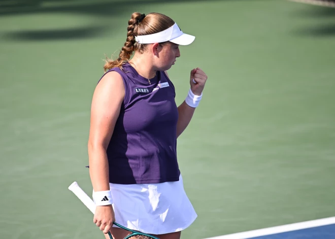 Latvijas pirmā rakete Aļona Ostapenko pārvar ASV atklātā čempionāta pirmo kārtu