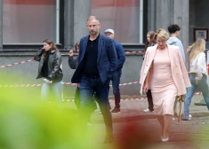 Vācu ražotāja "Audi" elektromobiļi "Q6 e-tron" strauji iemanto slavu kā vieni no šikākajiem un pieprasītākajiem. Ata Švinkas valsts amatpersonas deklarācijā teikts, ka šī automašīna, ar kuru viņš devies "griezt valsts budžetu", ir ministra “lietojumā”.