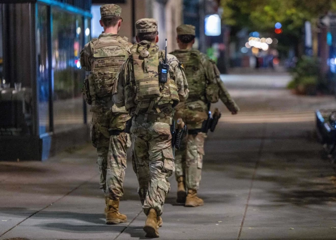 Tramps dod zaļo gaismu bruņot Nacionālo gvardi Vašingtonā