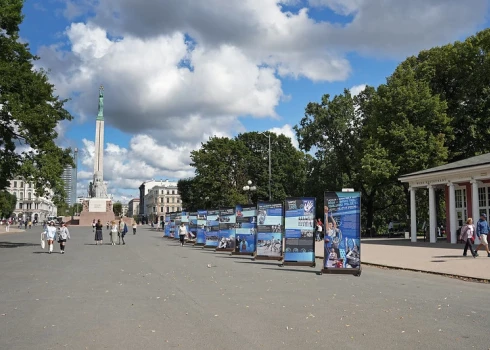 Чемпионат Европы 2025 года по баскетболу пройдет с 27 августа по 14 сентября 2025 года при участии 24 национальных сборных Европы.