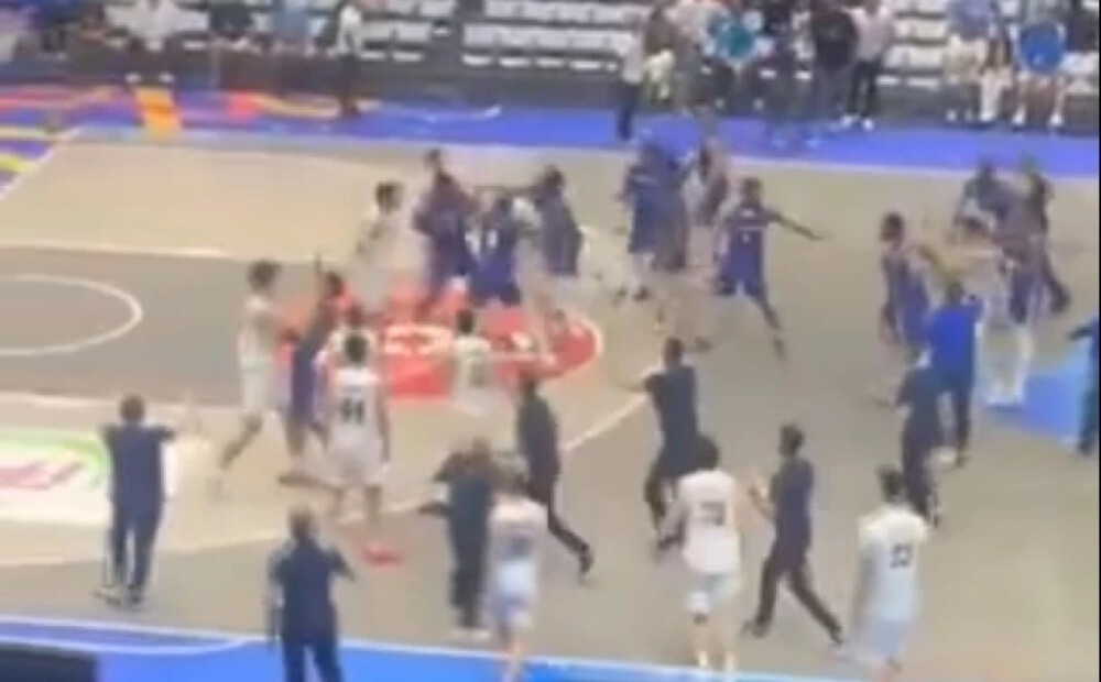 Ar kautiņu noslēdzas Argentīnas un Dominikānas basketbola spēle Amerikas čempionātā "AmeriCup". VIDEO