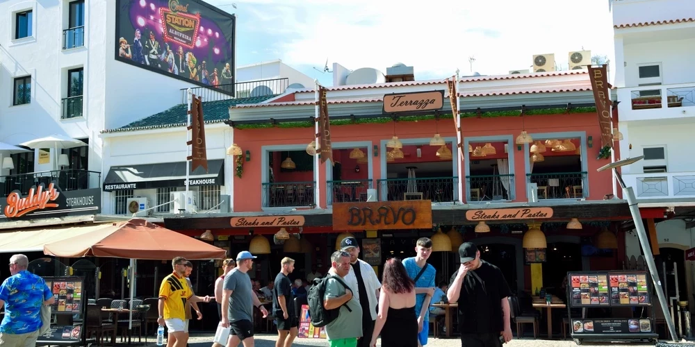 Днем Албуфейра - тихое место.