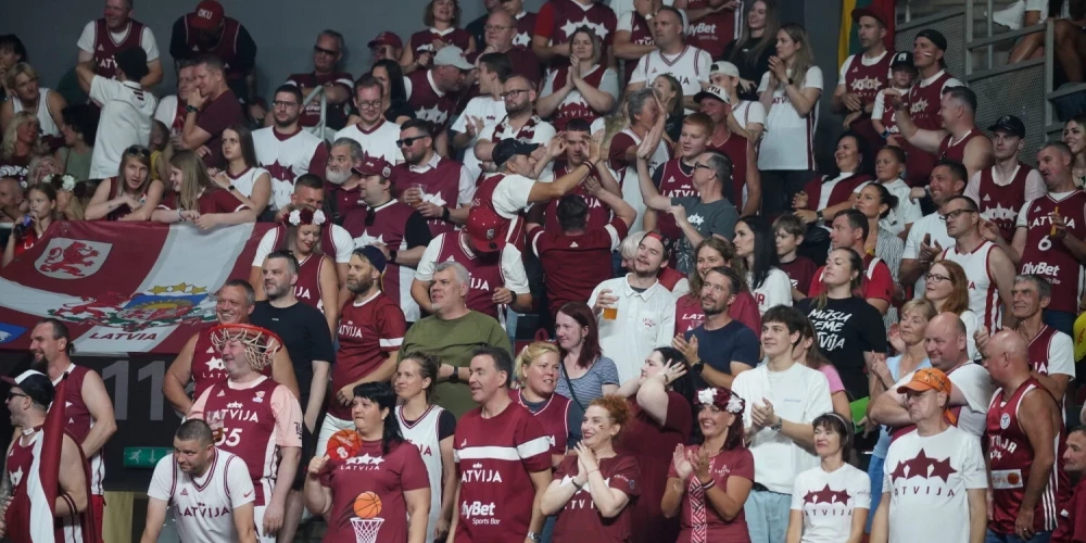 Latvijas basketbola fani pārbaudes spēlē pret Lietuvu 2025. gada 14. augustā.