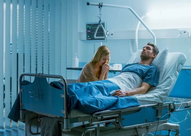 Vīrieša dzīvību izglābj divas viņa mīļotās, kuras par sāncenses pastāvēšanu uzzina tikai slimnīcā