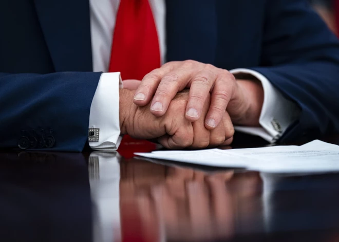 Tramps draud noteikt jaunus muitas tarifus valstīm, kuras vēršas pret ASV tehnoloģiju uzņēmumiem