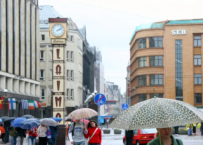 Ненастье над Латвией - во вторник стихия не отступит