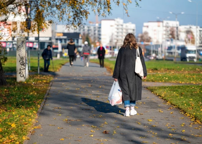 Latvijas lielākā banka paziņo klientiem, ka viņu nākotnes pensijas palielināsies par desmitiem tūkstošu eiro