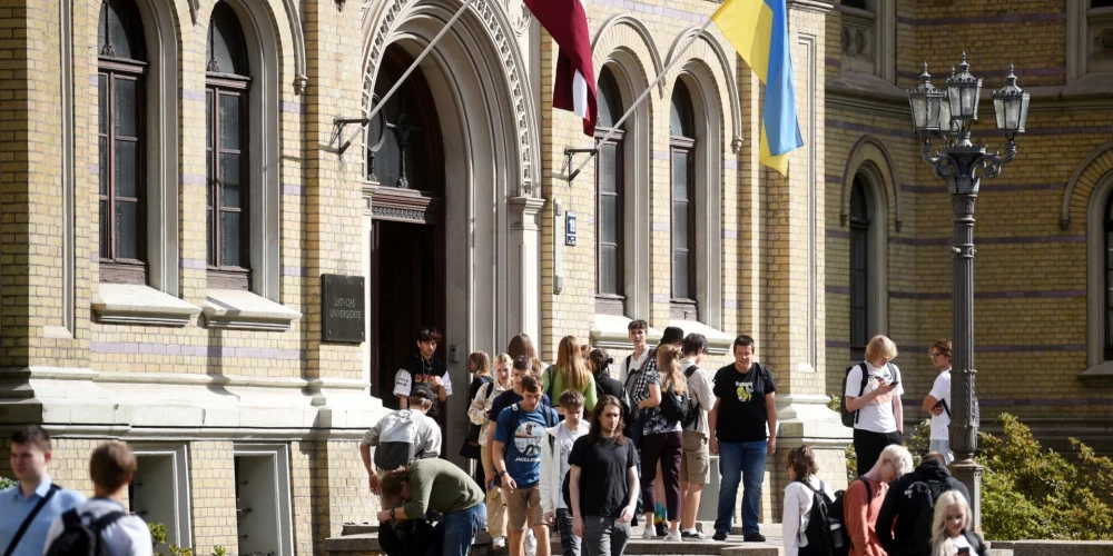 Latvijas Universitātes ēka Raiņa bulvārī.
