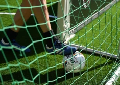 Pabeigta izmeklēšana kriminālprocesā pret futbola kluba bijušo menedžeri par seksuālu vardarbību pret bērniem