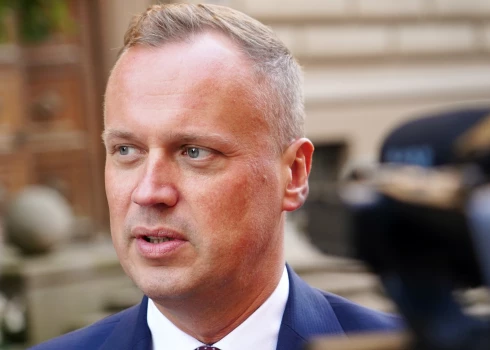 Saeimas Apvienotā saraksta frakcijas vadītājs Edgars Tavars pauž, ka ir jāspēj pateikt skaidru “nē” neadekvātai kontrolei un pārmērīgai neuzticībai savas valsts pilsoņiem.