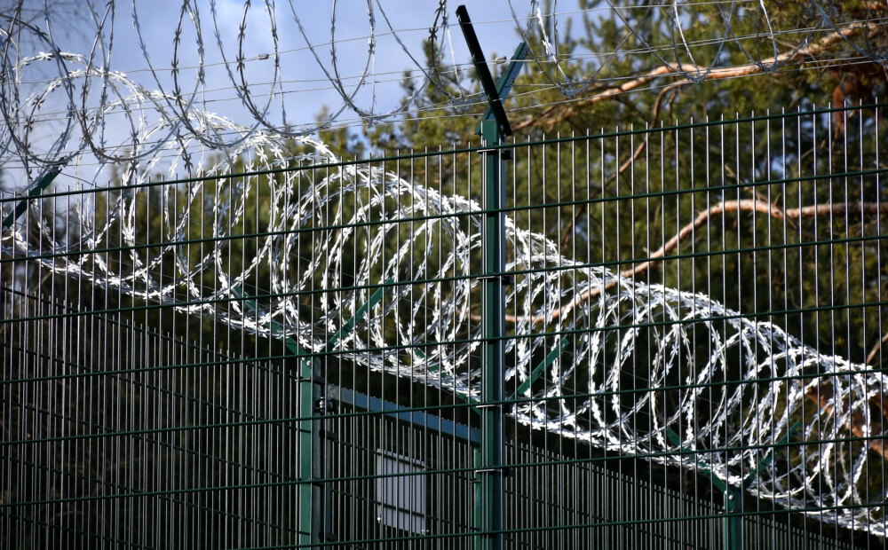 Uz robežas ar Baltkrieviju poļu karavīram rokā eksplodējusi granāta