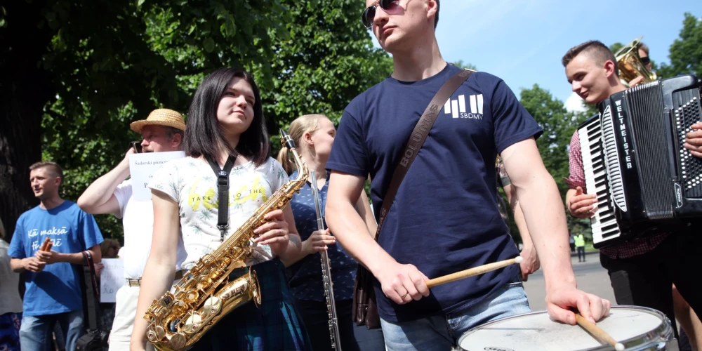 KM pārņems valsts finansējumu pārvaldīšanu pedagogu algām mākslu profesionālās ievirzes programmās.