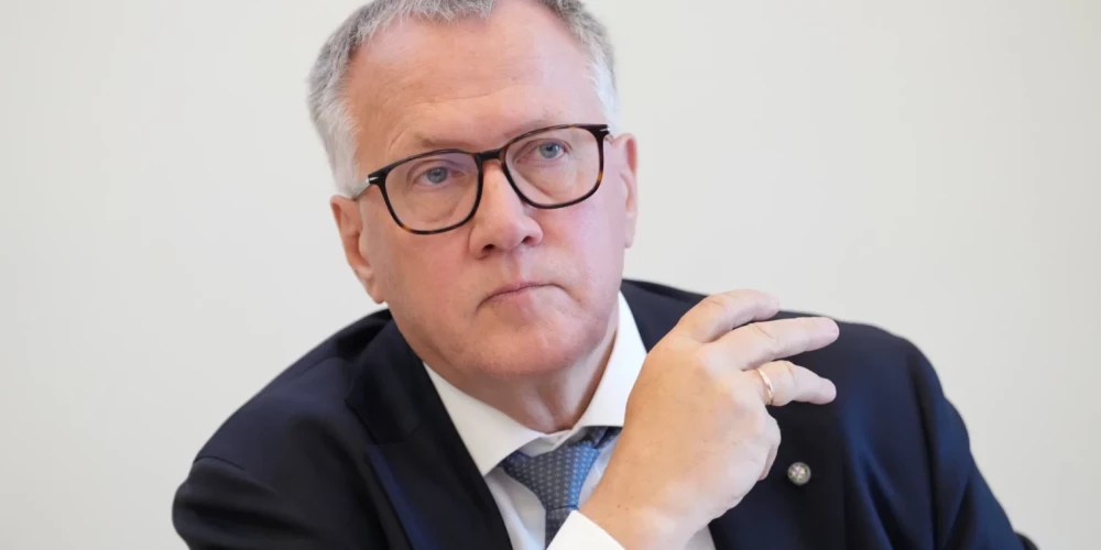 Министр финансов Арвил Ашераденс.