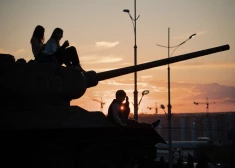 Aiz propagandas priekškara: laupītājs grib garantēt drošību laupījumam