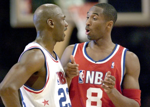 Maikls Džordans un Kobe Braients 2003. gada NBA Visu zvaigžņu spēlē